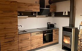 Zirben Appartement zwischen Berg und See